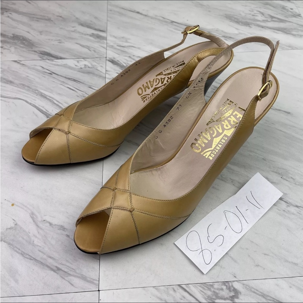 -Salvatore Ferragamo Beige Leather Women's Mule Heels Italy (Size 8.5 AAAA)